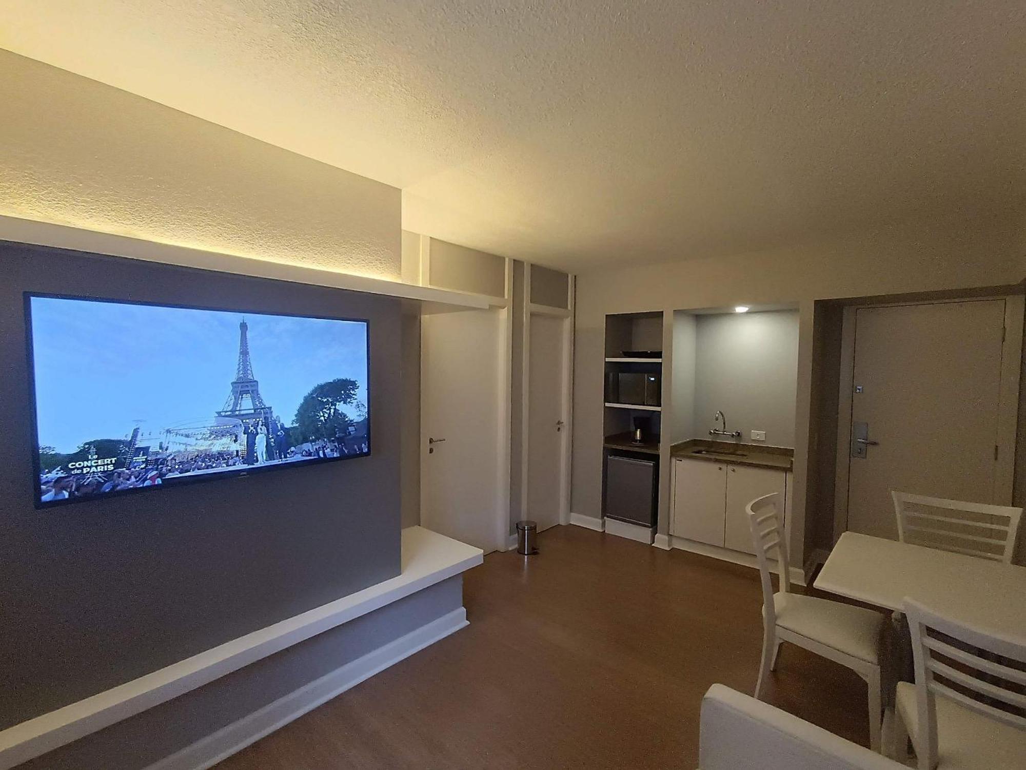 Apto-Flat Excelente Localizacao Centro-Batel - Somente Familiares Curitiba Eksteriør bilde
